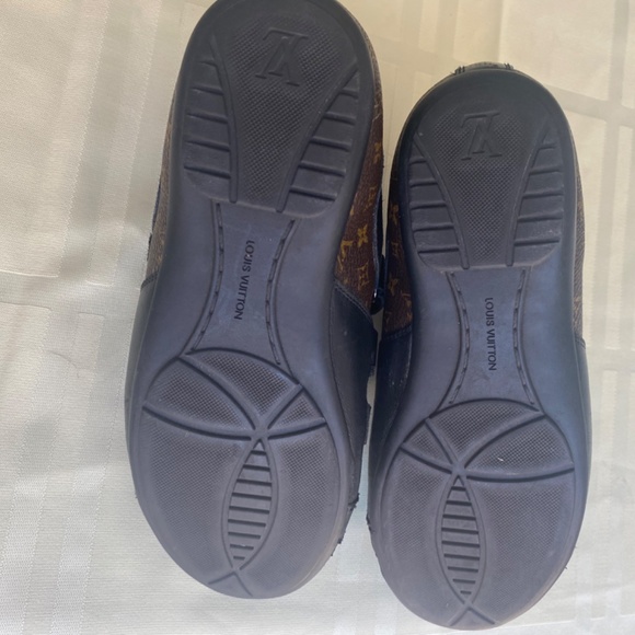 Authentic Louis Vuitton Size 30 Kids shoes - needs repair - Picture 7 of 9
